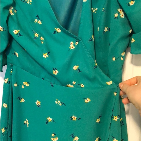 Lulus green wrap dress - Picture 8 of 8